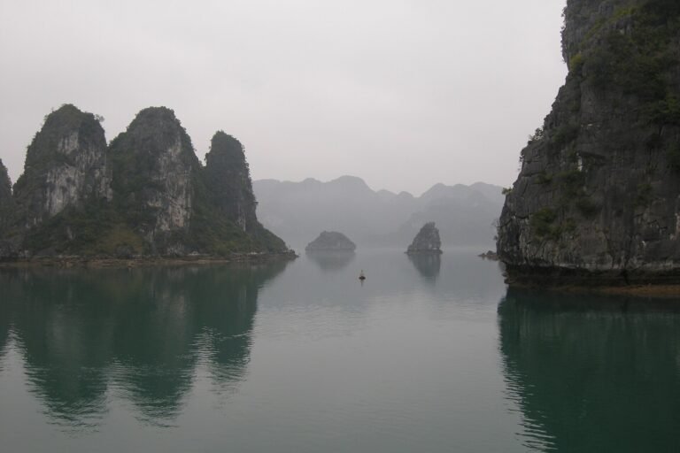 Ha Long Bay islands travel destination
